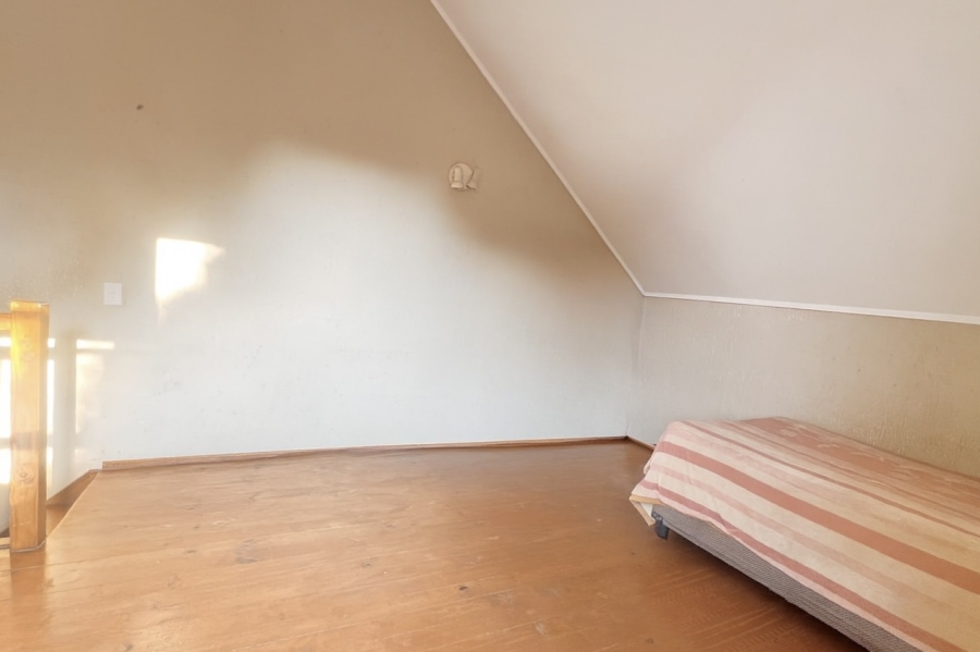 2 Bedroom Property for Sale in Magaliessig Gauteng