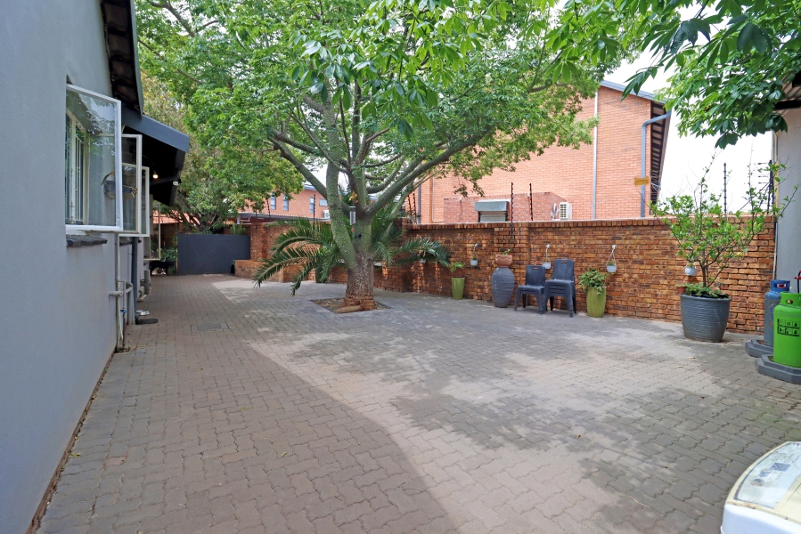 5 Bedroom Property for Sale in Rooihuiskraal North Gauteng