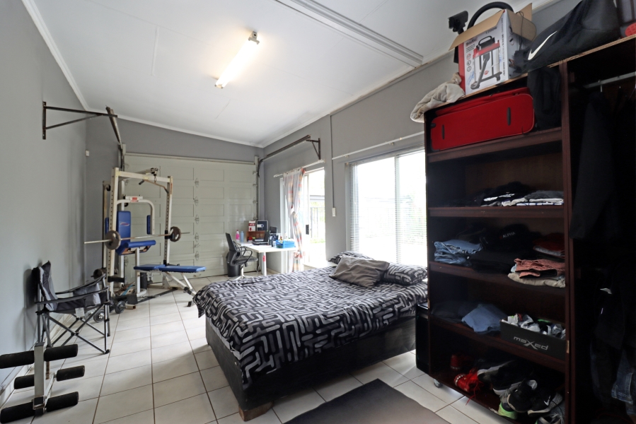 5 Bedroom Property for Sale in Rooihuiskraal North Gauteng