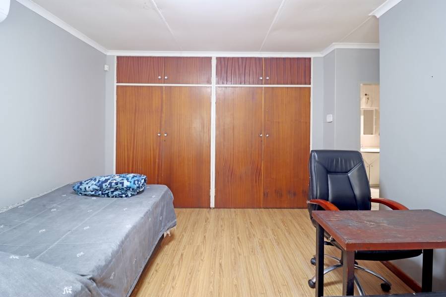 5 Bedroom Property for Sale in Rooihuiskraal North Gauteng