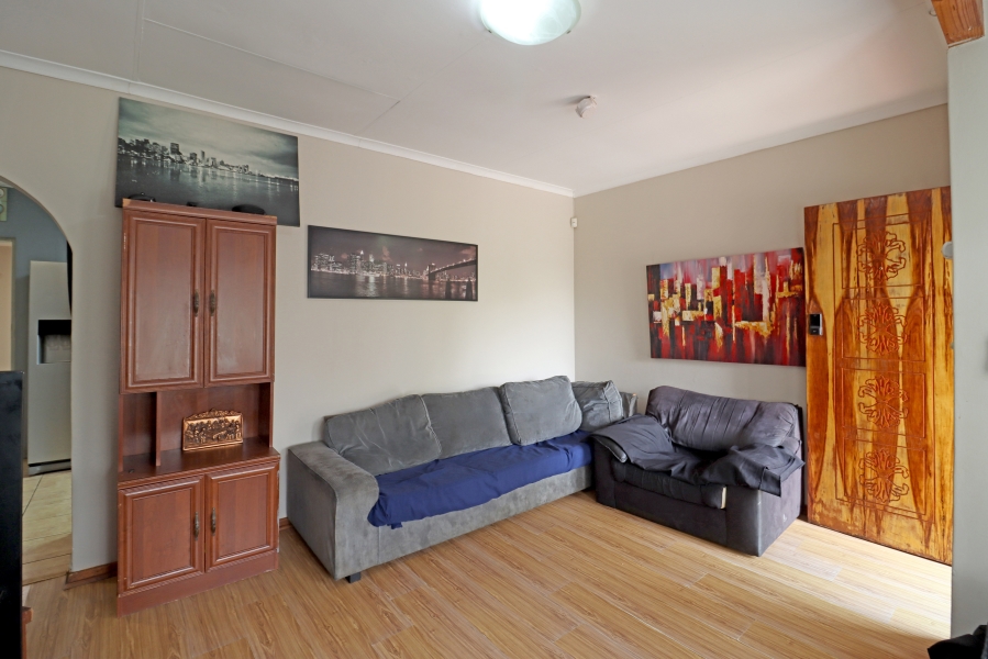 5 Bedroom Property for Sale in Rooihuiskraal North Gauteng