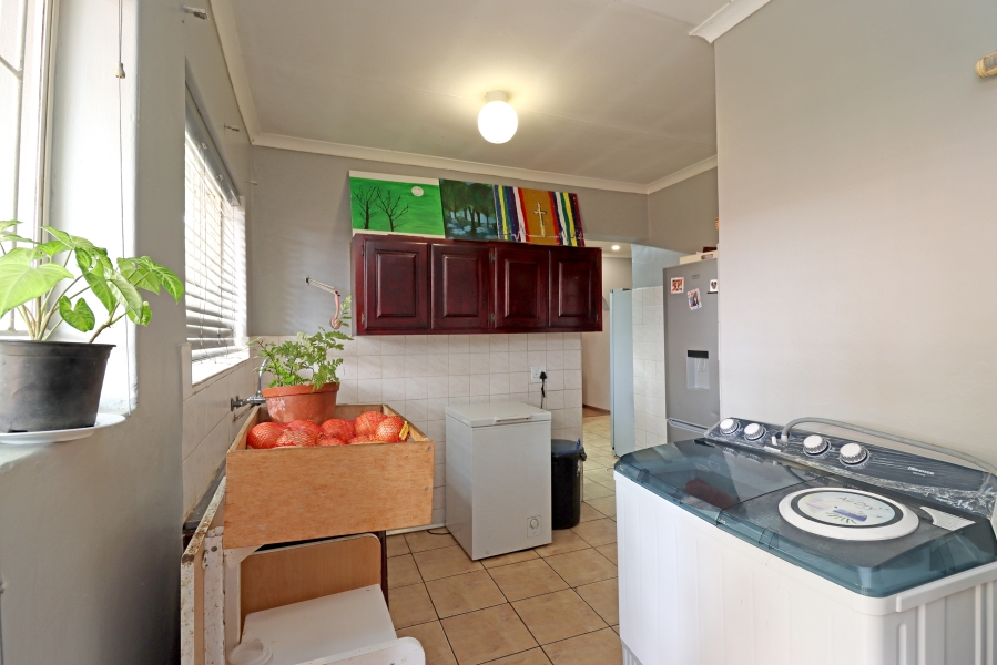 5 Bedroom Property for Sale in Rooihuiskraal North Gauteng