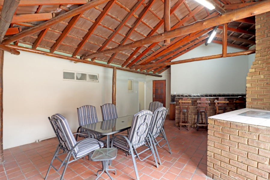 5 Bedroom Property for Sale in Rooihuiskraal North Gauteng