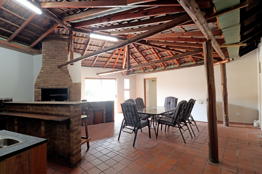 5 Bedroom Property for Sale in Rooihuiskraal North Gauteng