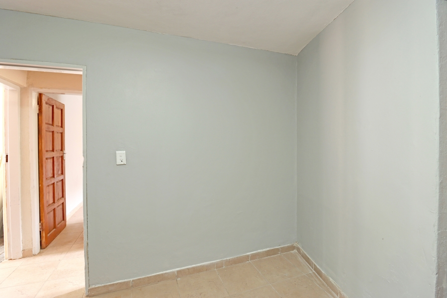 5 Bedroom Property for Sale in Rooihuiskraal North Gauteng