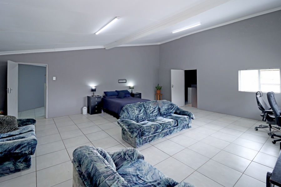 5 Bedroom Property for Sale in Rooihuiskraal North Gauteng