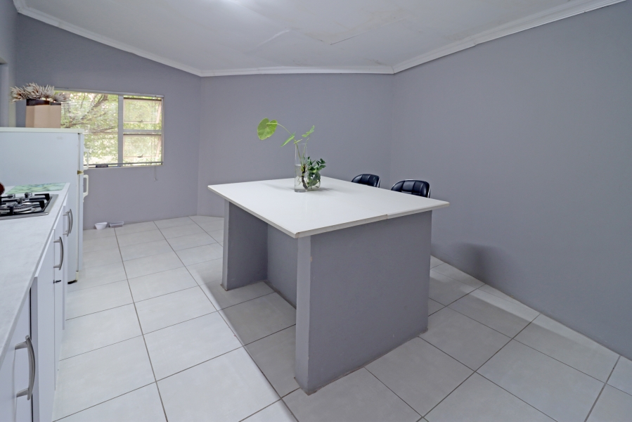 5 Bedroom Property for Sale in Rooihuiskraal North Gauteng