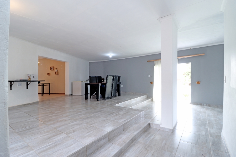 7 Bedroom Property for Sale in Vorna Valley Gauteng