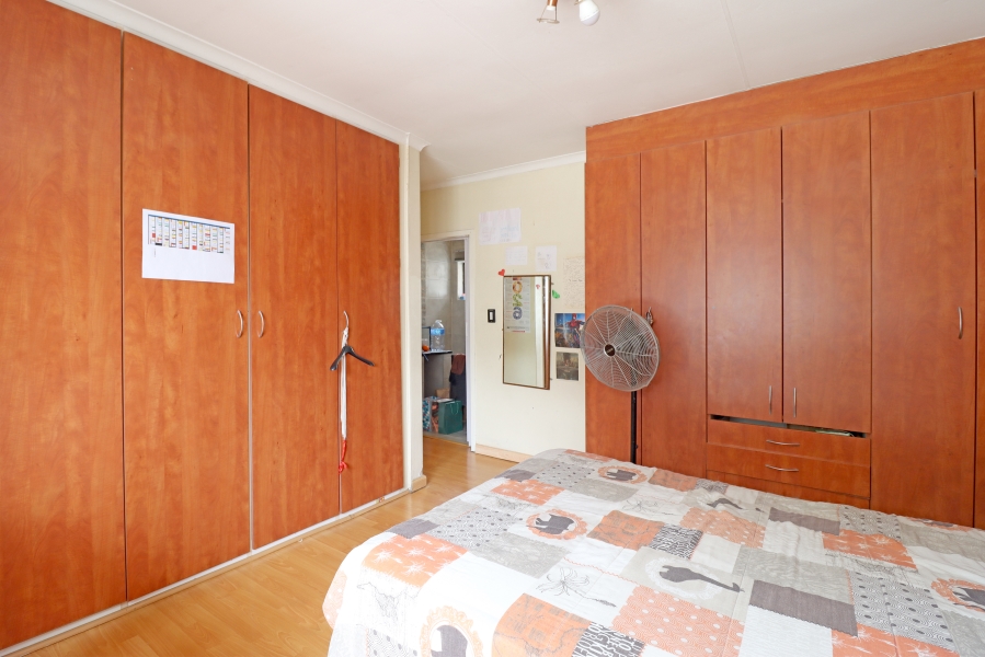 7 Bedroom Property for Sale in Vorna Valley Gauteng