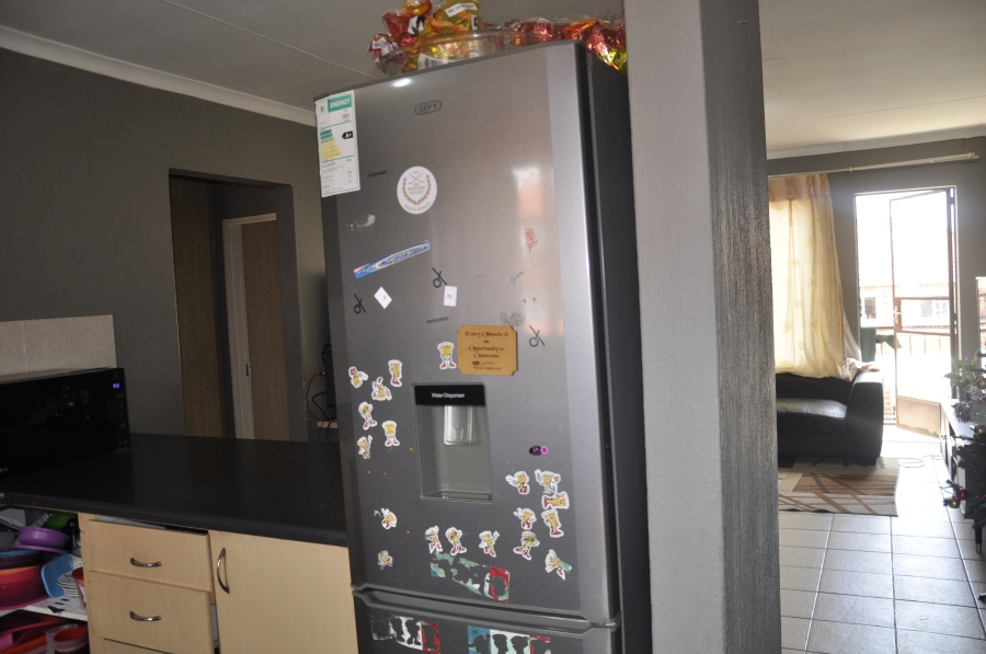 2 Bedroom Property for Sale in Vorna Valley Gauteng