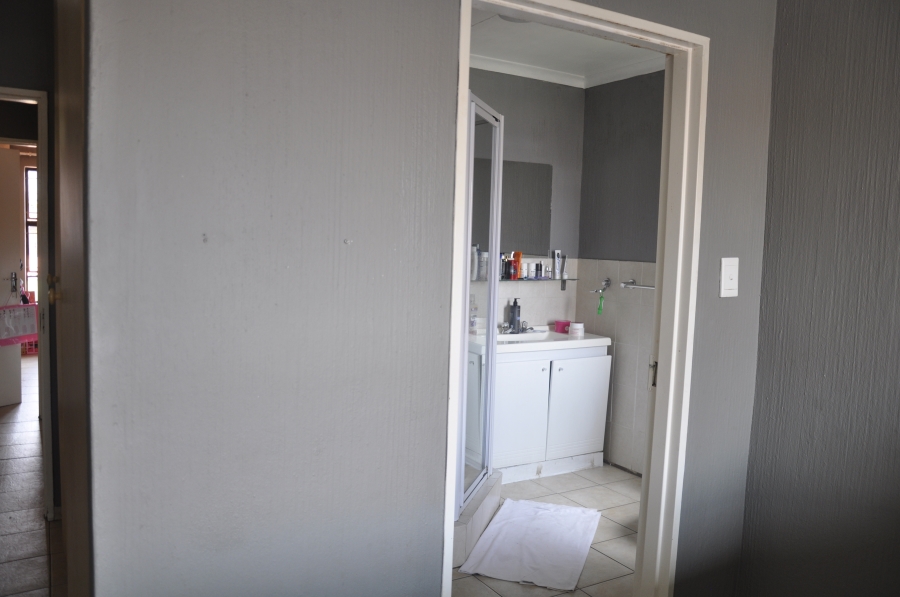 2 Bedroom Property for Sale in Vorna Valley Gauteng