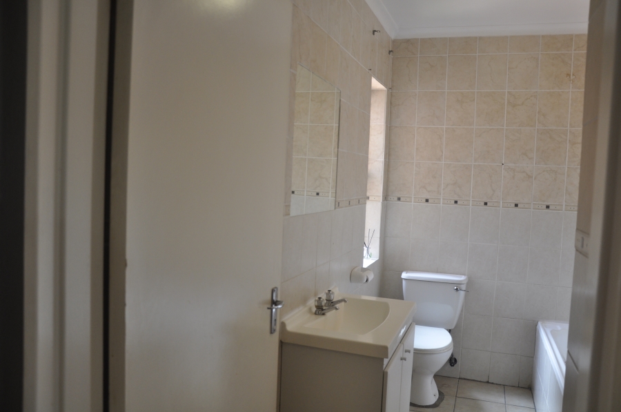 2 Bedroom Property for Sale in Vorna Valley Gauteng