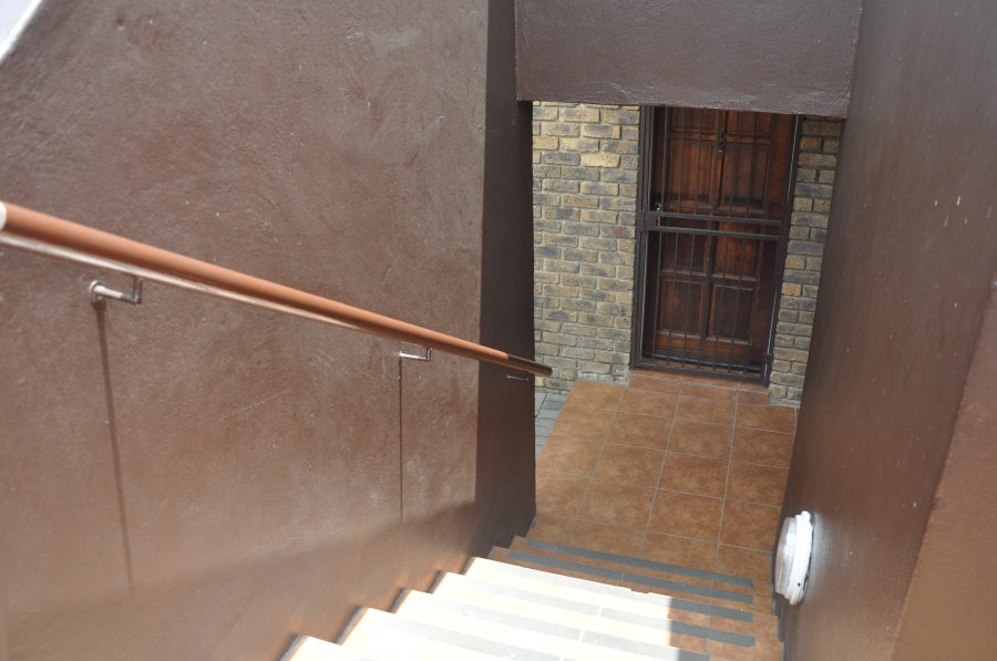 2 Bedroom Property for Sale in Vorna Valley Gauteng