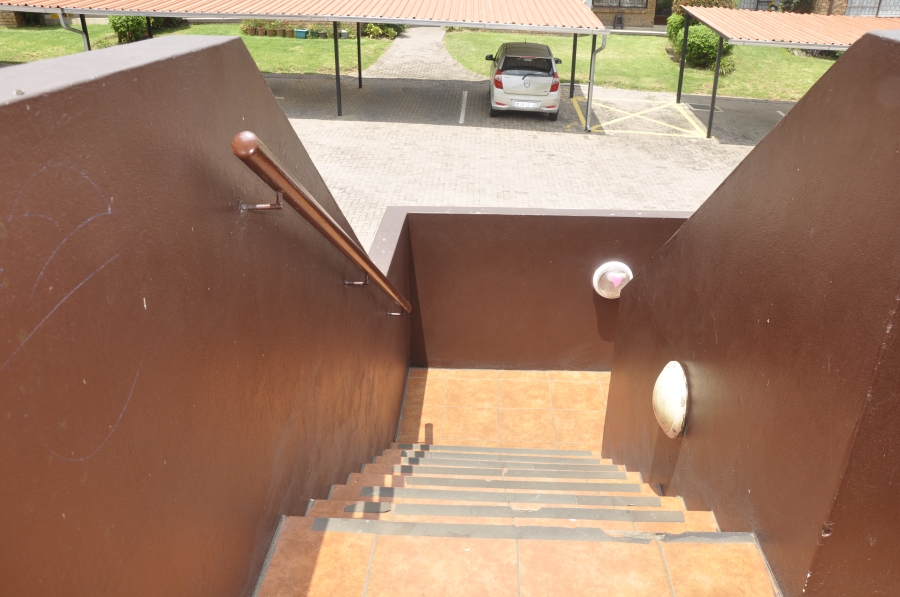 2 Bedroom Property for Sale in Vorna Valley Gauteng