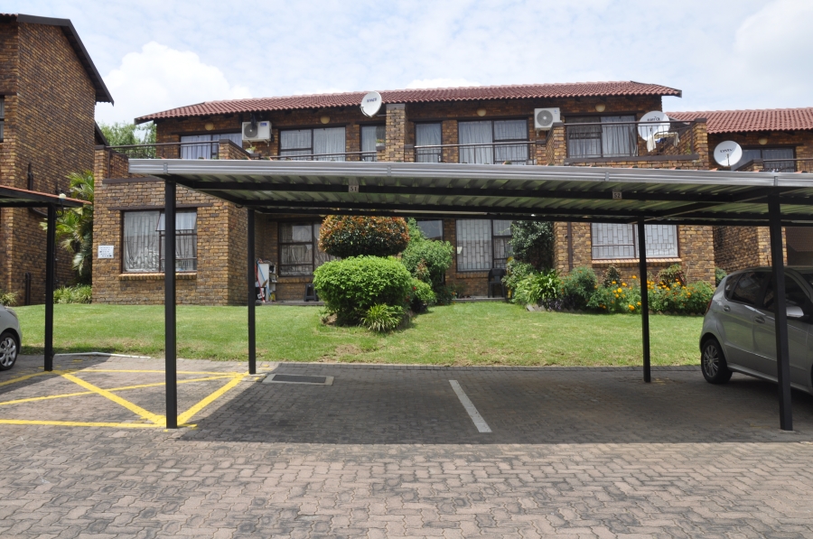 2 Bedroom Property for Sale in Vorna Valley Gauteng