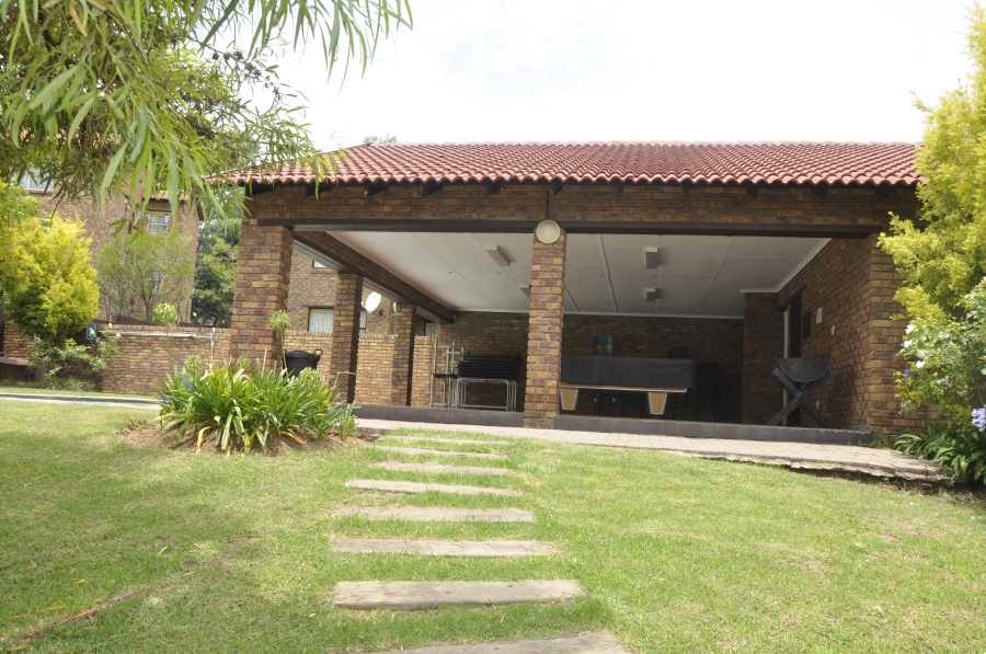2 Bedroom Property for Sale in Vorna Valley Gauteng