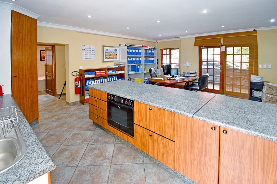 4 Bedroom Property for Sale in Paulshof Gauteng