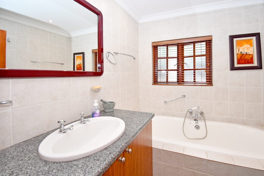 4 Bedroom Property for Sale in Paulshof Gauteng