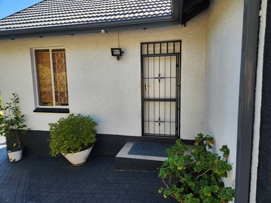 To Let 2 Bedroom Property for Rent in Ferndale Gauteng
