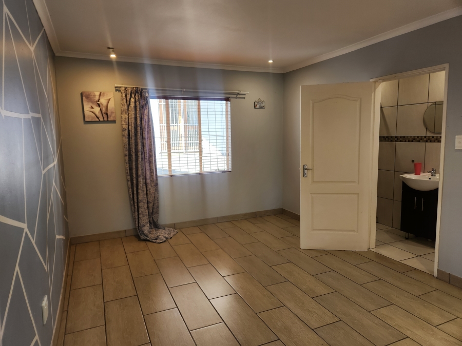 To Let 2 Bedroom Property for Rent in Ferndale Gauteng