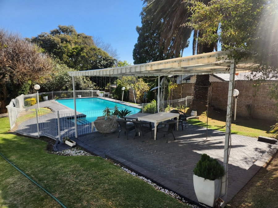 To Let 2 Bedroom Property for Rent in Ferndale Gauteng