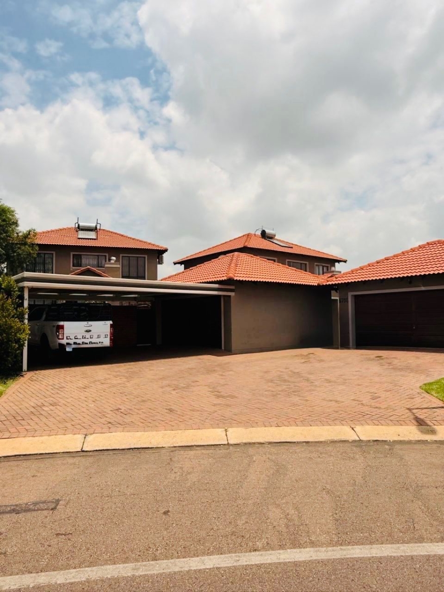 3 Bedroom Property for Sale in Monavoni Gauteng