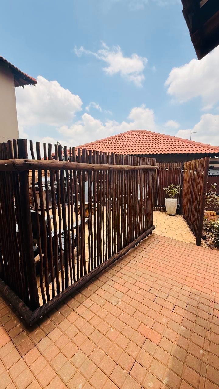 3 Bedroom Property for Sale in Monavoni Gauteng