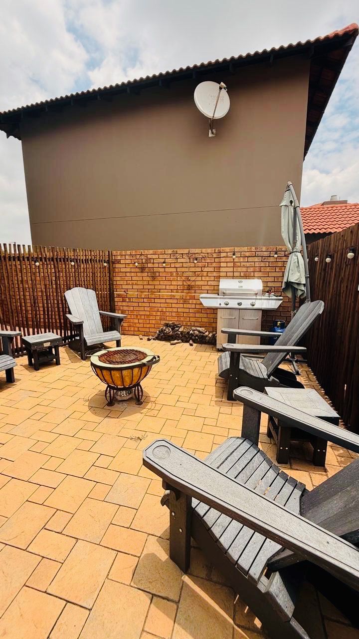 3 Bedroom Property for Sale in Monavoni Gauteng