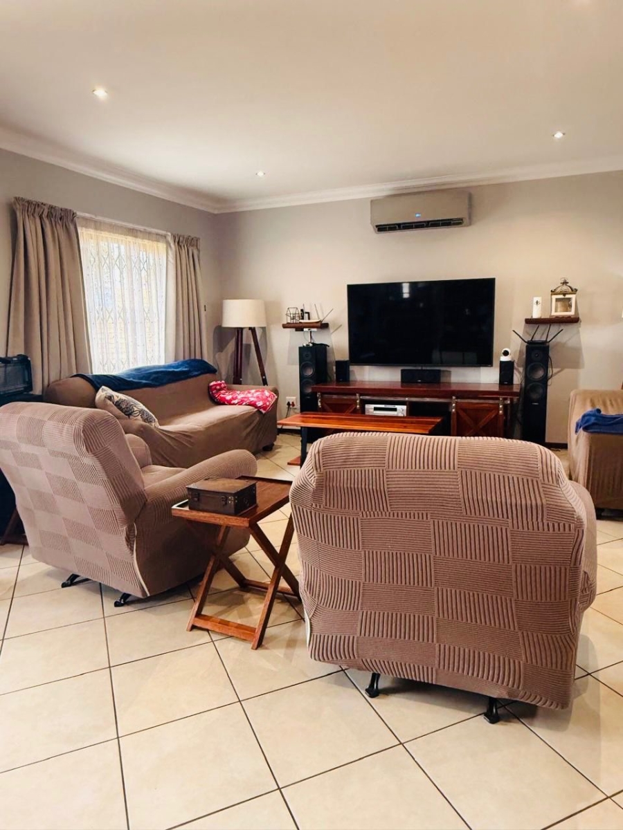 3 Bedroom Property for Sale in Monavoni Gauteng