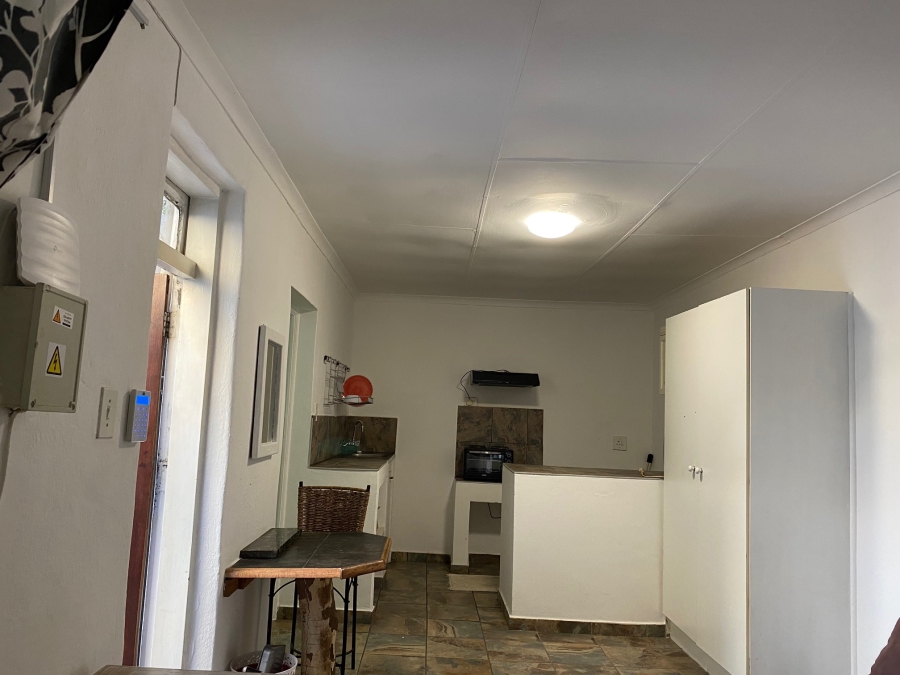 To Let 1 Bedroom Property for Rent in Parkmore Gauteng