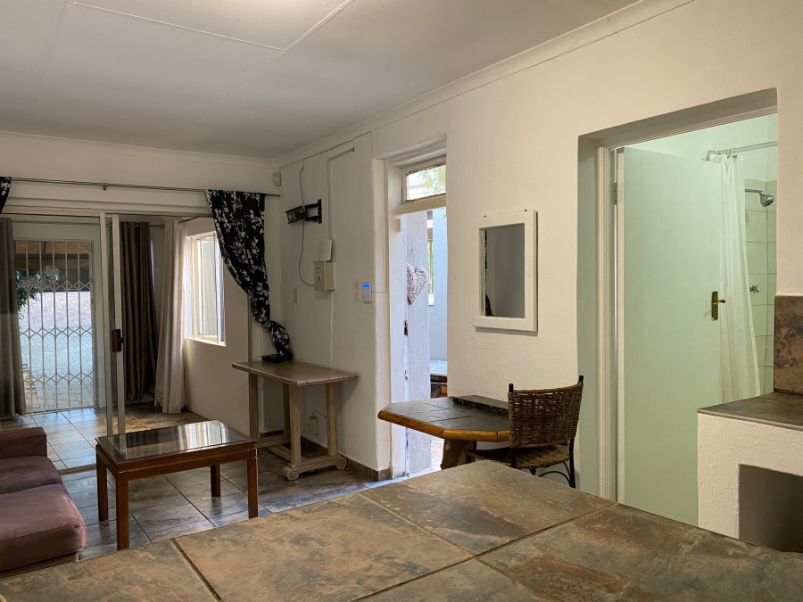To Let 1 Bedroom Property for Rent in Parkmore Gauteng