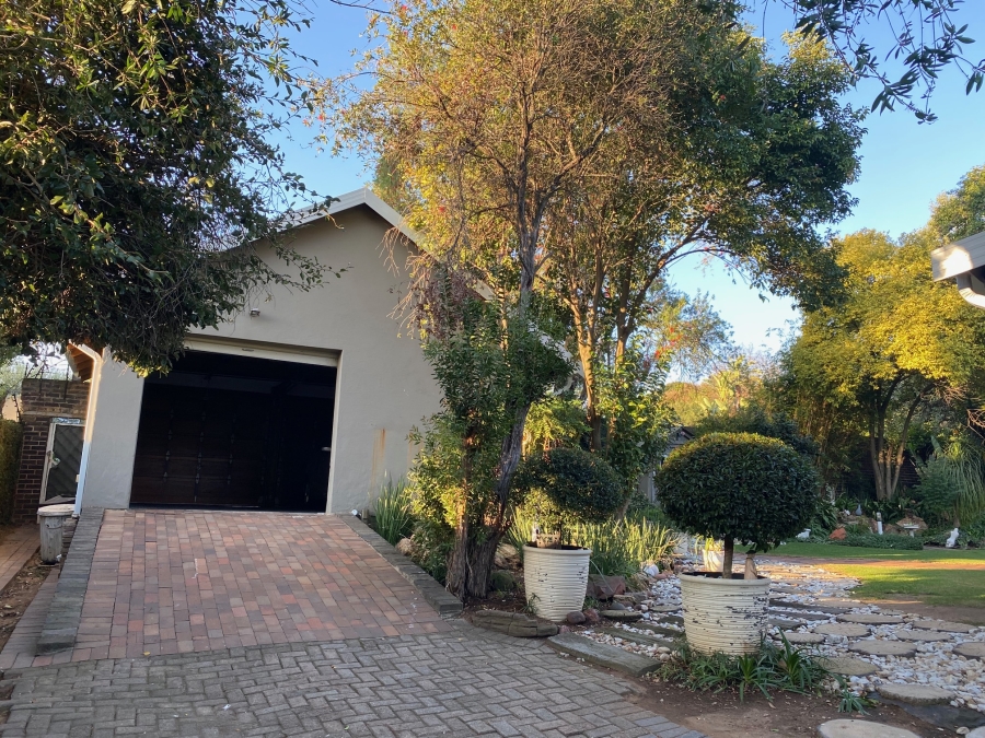 To Let 1 Bedroom Property for Rent in Parkmore Gauteng