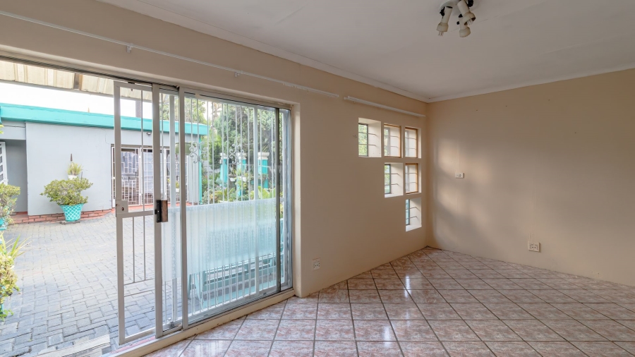 3 Bedroom Property for Sale in Verwoerdpark Gauteng