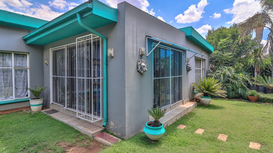 3 Bedroom Property for Sale in Verwoerdpark Gauteng