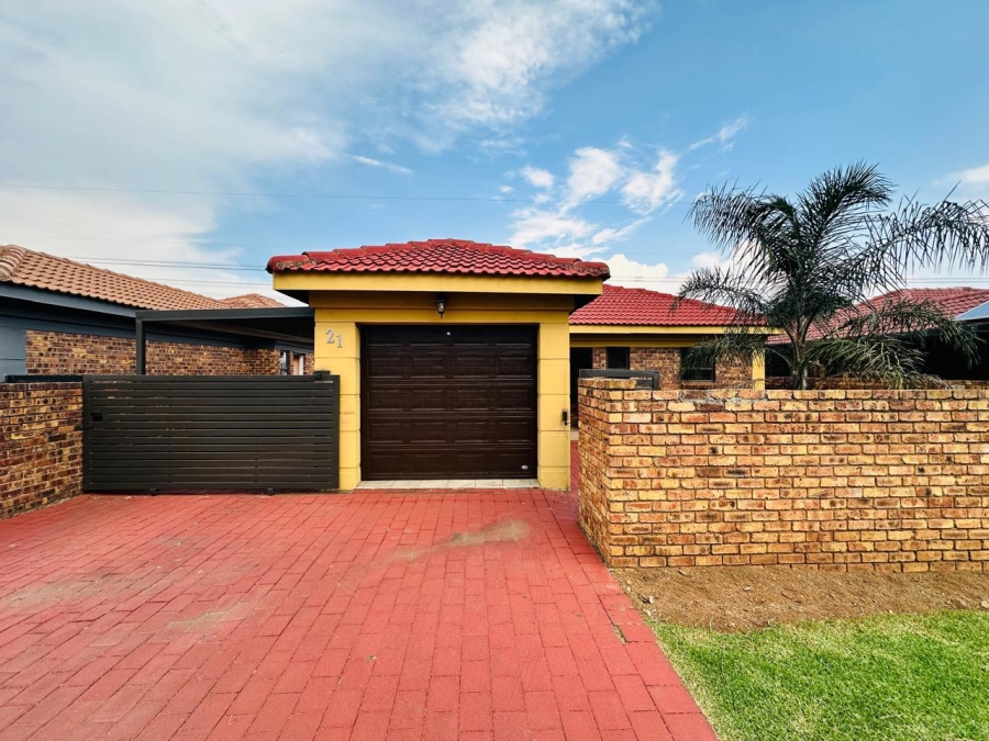 To Let 3 Bedroom Property for Rent in Southdowns Estate Gauteng