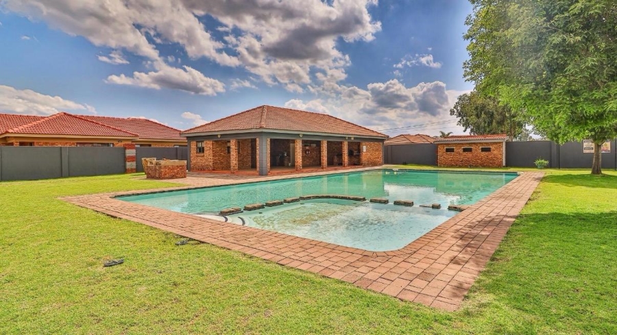 To Let 3 Bedroom Property for Rent in Southdowns Estate Gauteng