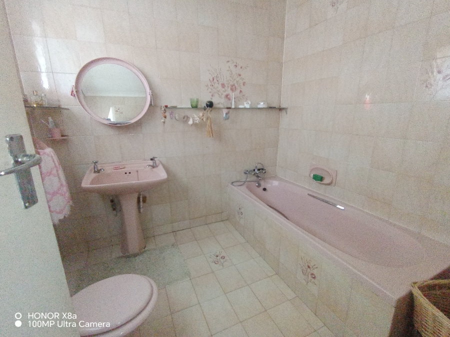 3 Bedroom Property for Sale in Cyrildene Gauteng