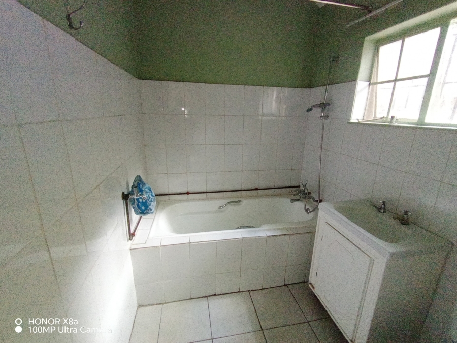 3 Bedroom Property for Sale in Cyrildene Gauteng