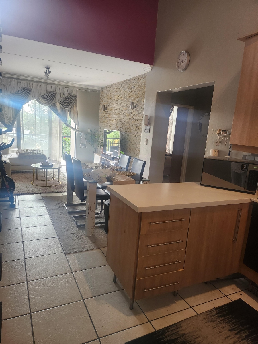 To Let 3 Bedroom Property for Rent in Morningside Gauteng