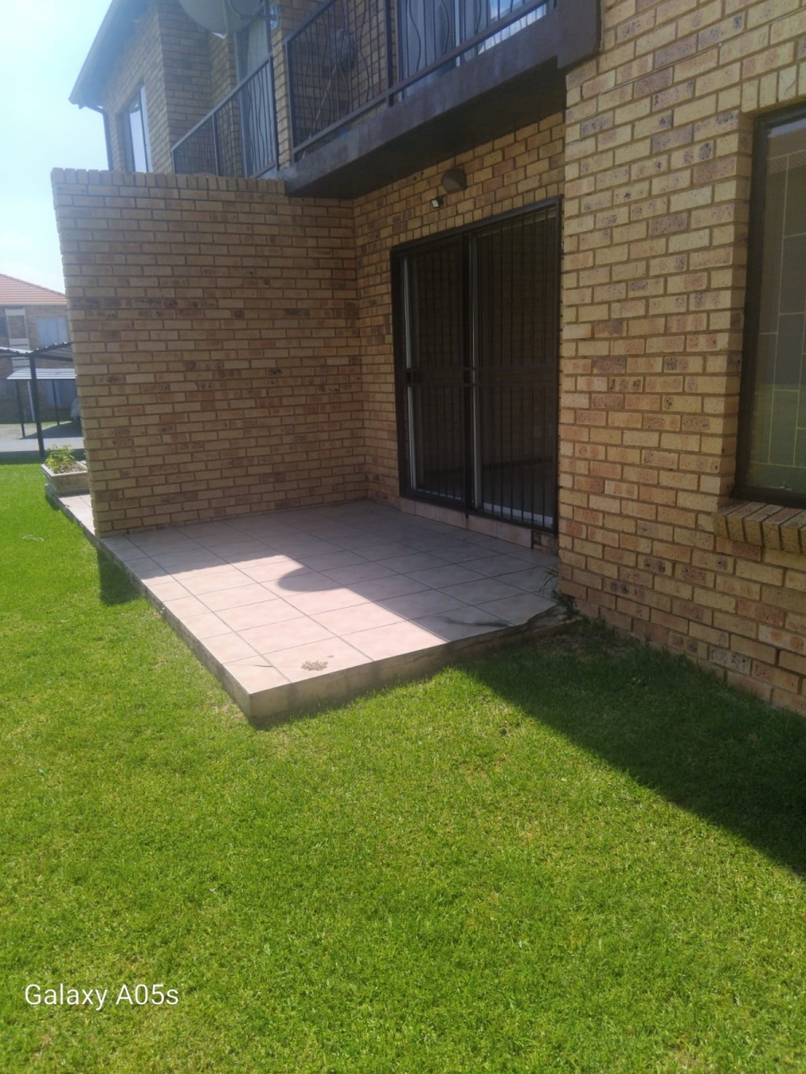 2 Bedroom Property for Sale in Ravensklip Gauteng