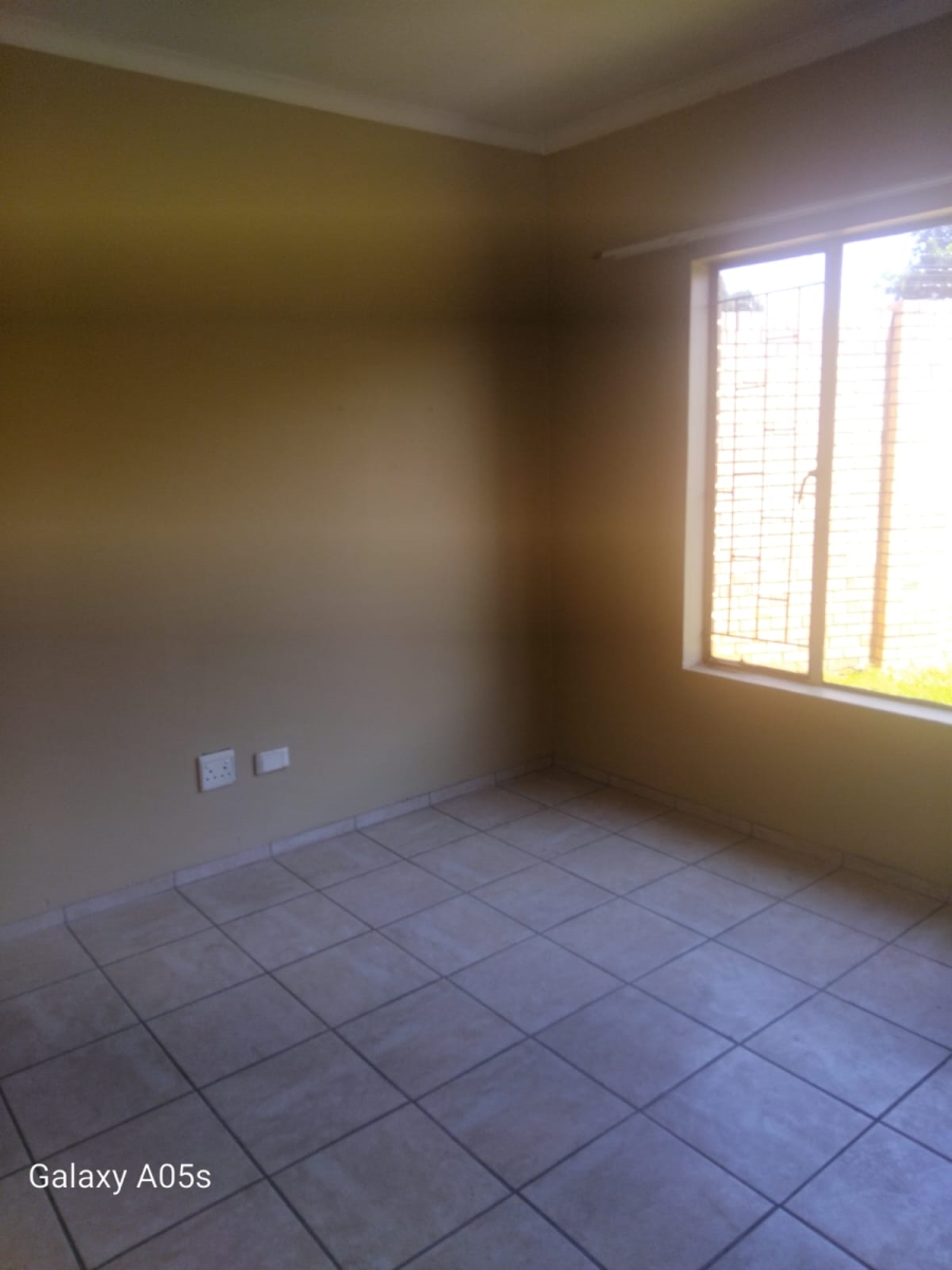 2 Bedroom Property for Sale in Ravensklip Gauteng