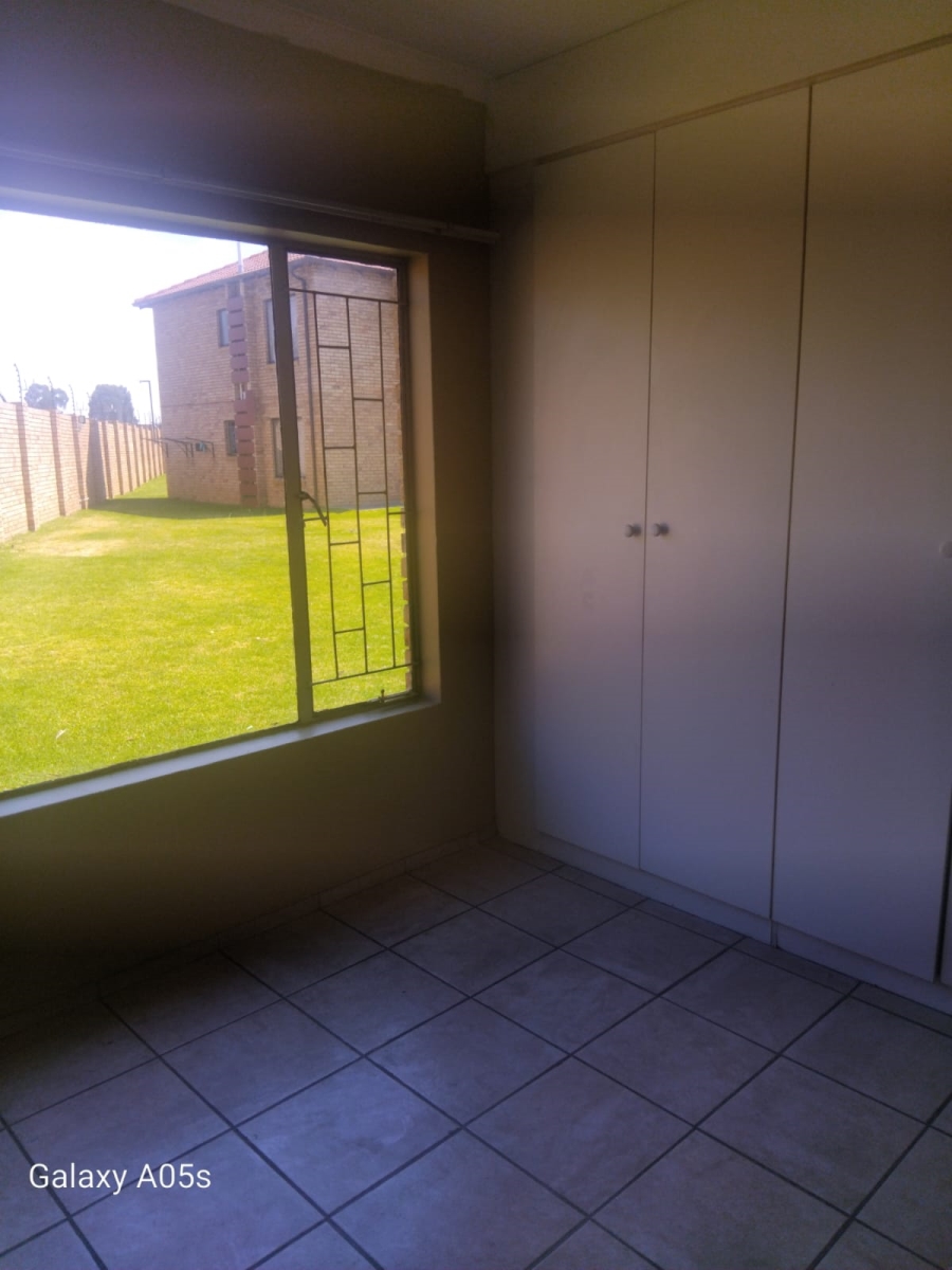 2 Bedroom Property for Sale in Ravensklip Gauteng