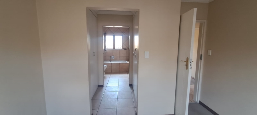 3 Bedroom Property for Sale in Hughes Gauteng