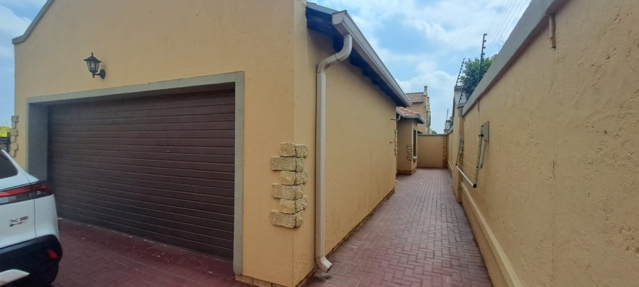 3 Bedroom Property for Sale in Hughes Gauteng