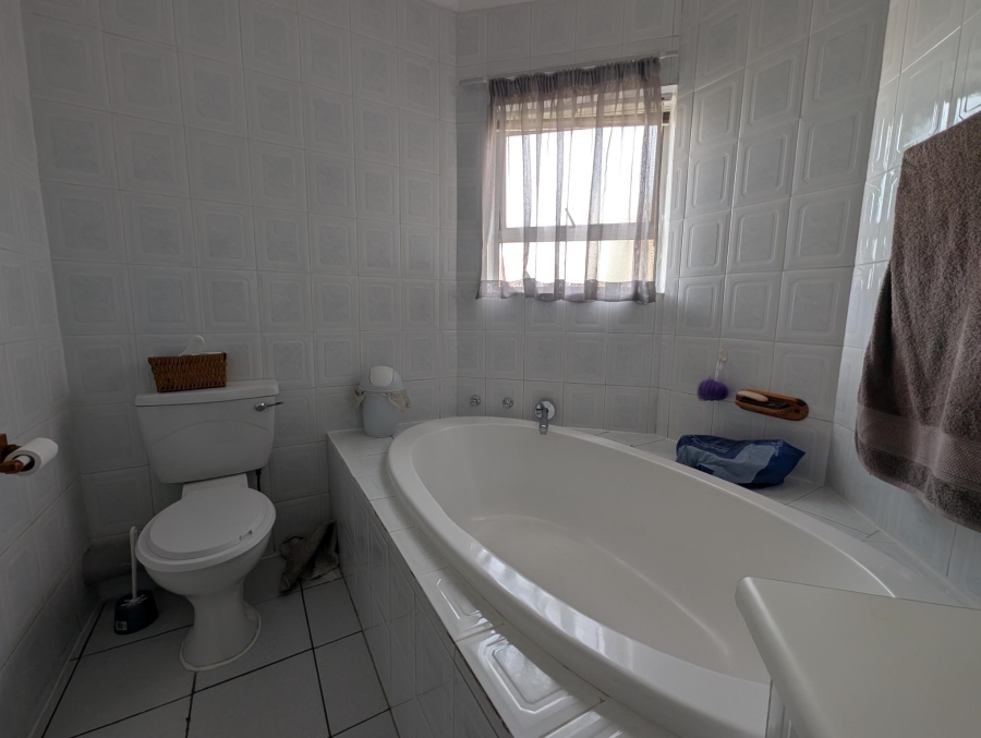 2 Bedroom Property for Sale in Bedford Gardens Gauteng