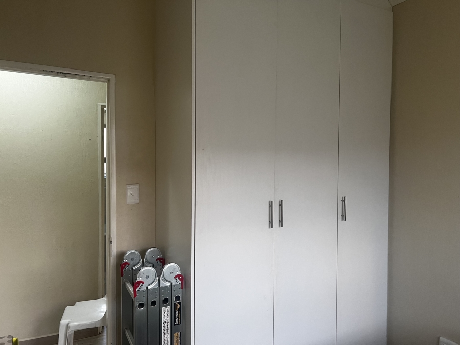 2 Bedroom Property for Sale in Azaadville Gardens Gauteng