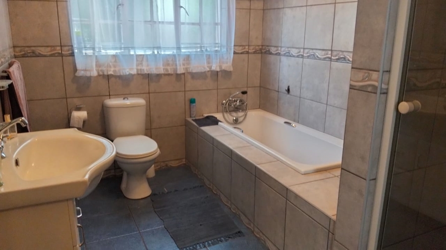 5 Bedroom Property for Sale in Henley on Klip Gauteng