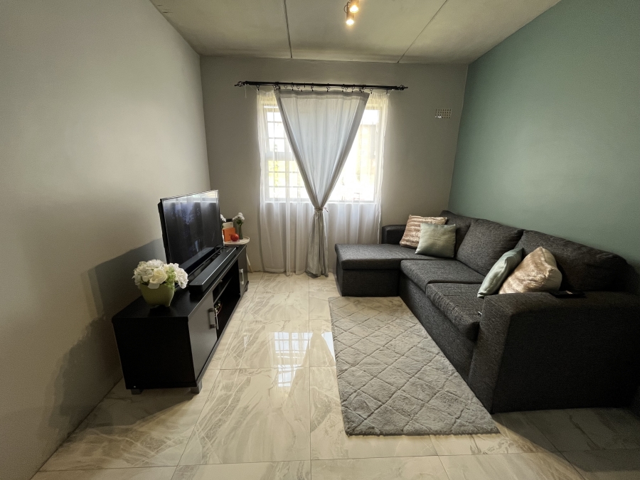 2 Bedroom Property for Sale in South Hills Gauteng