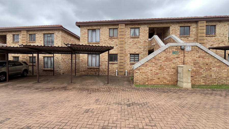 2 Bedroom Property for Sale in Helikonpark Gauteng