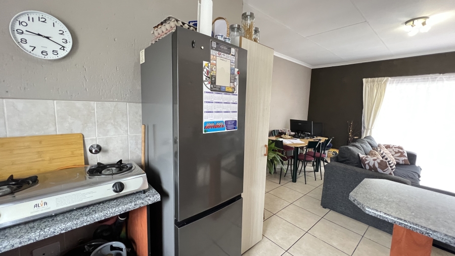 2 Bedroom Property for Sale in Helikonpark Gauteng